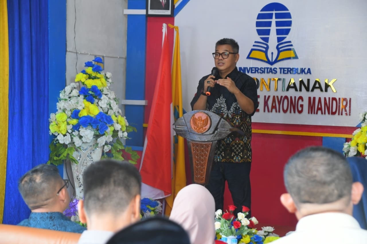 SAMBUTAN DIREKTUR UT PONTIANAK